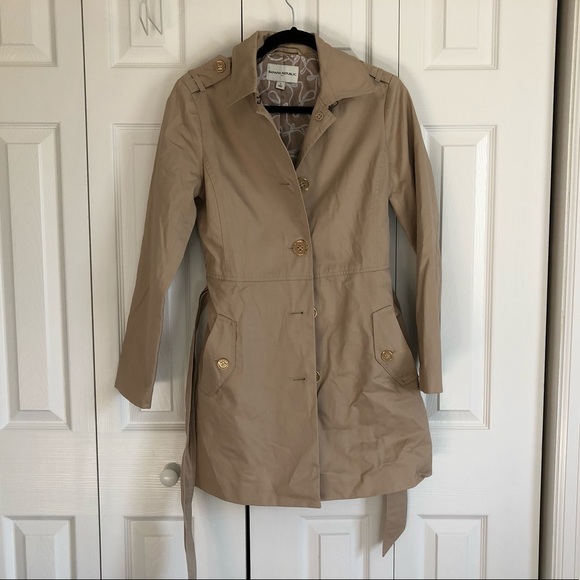 Banana Republic Jackets & Blazers - Banana Republic Trench coat